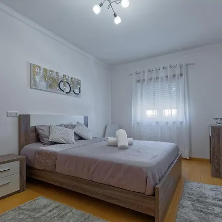 Santo Antonio بينيش